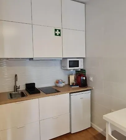 Victoria Studio Apartment *